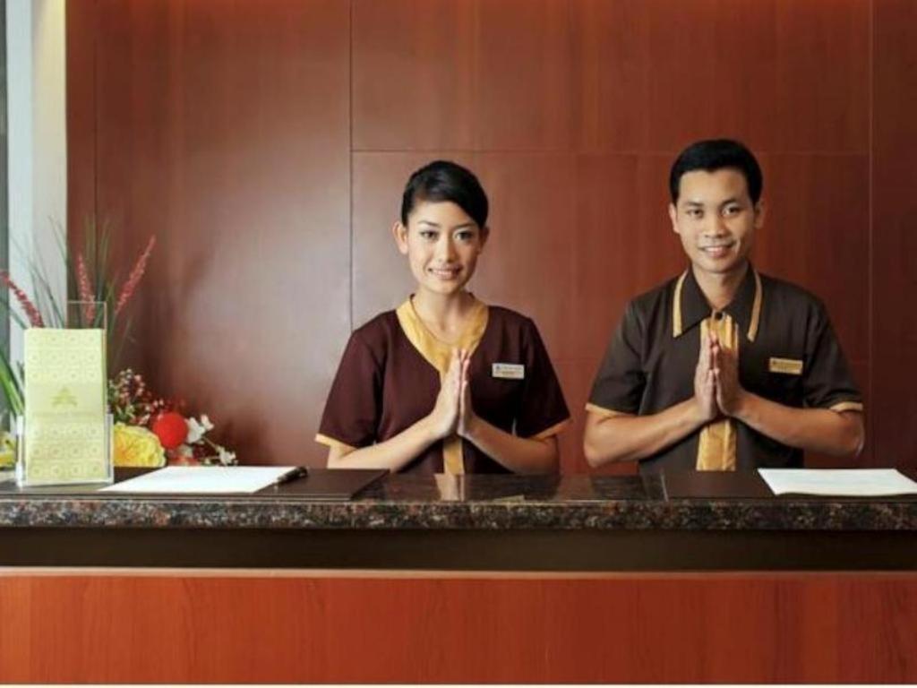Maesa Hotel Ponorogo Eksteriør bilde