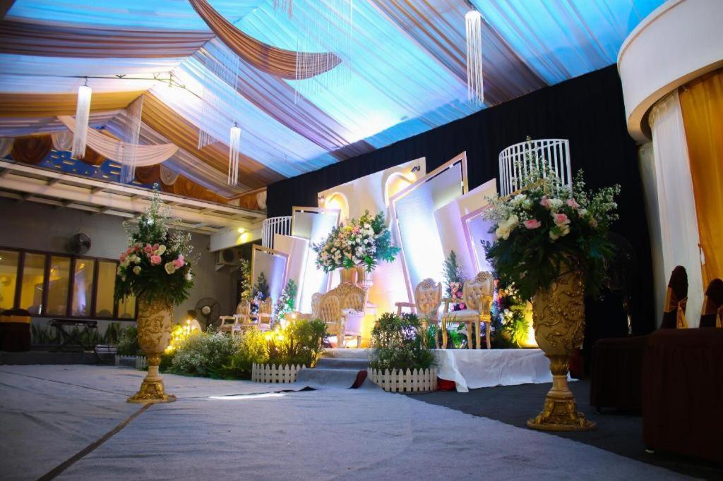 Maesa Hotel Ponorogo Eksteriør bilde